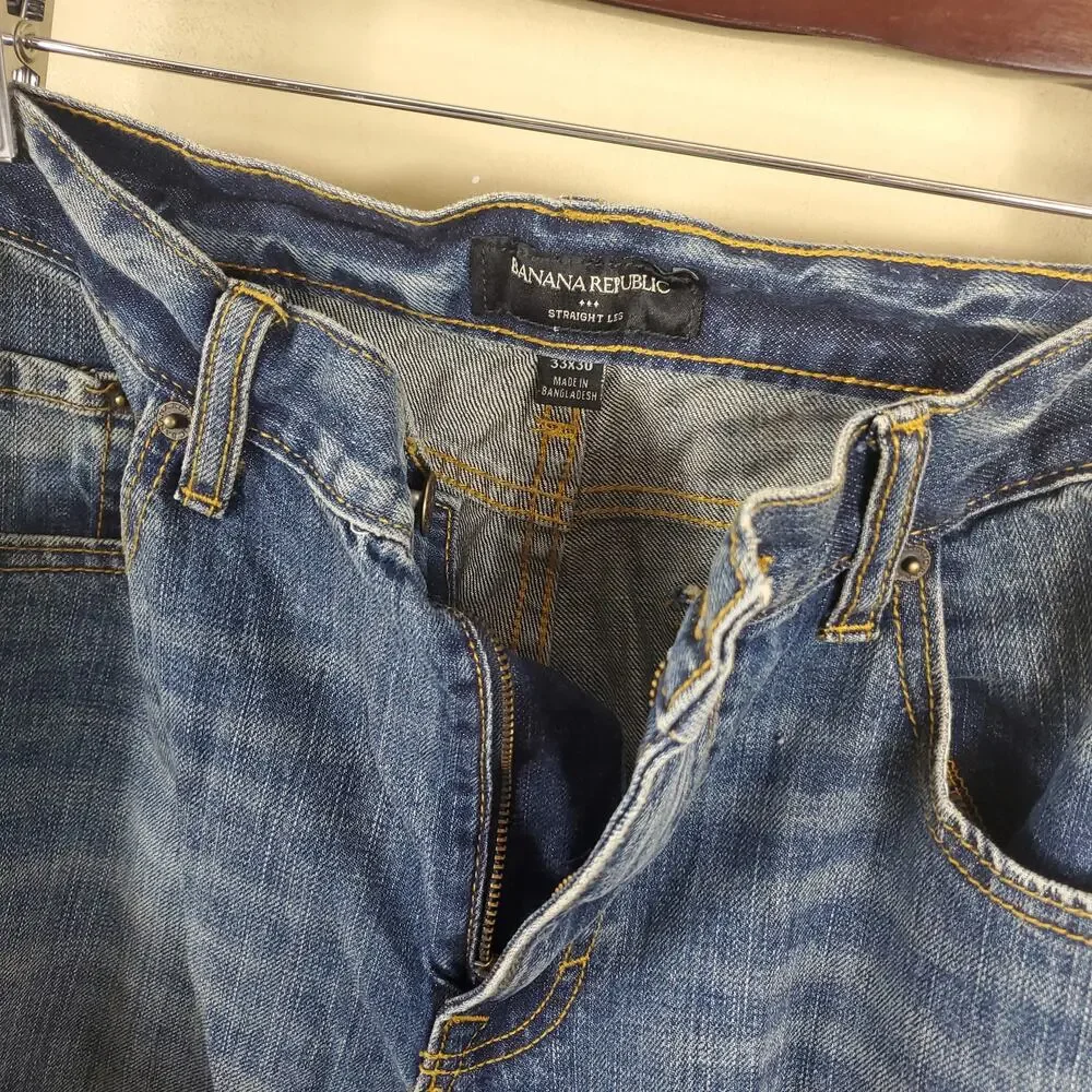Banana Republic Medium Wash Straight Leg Jeans 33x30